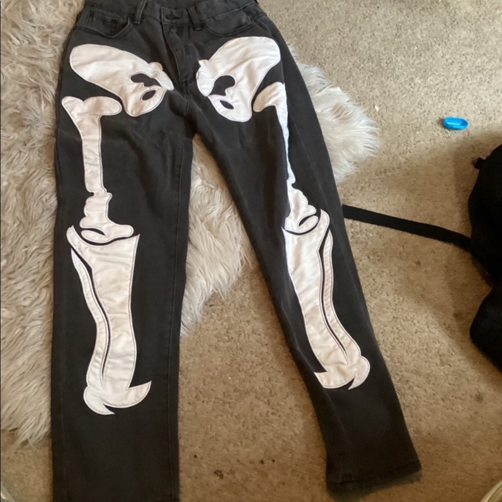 Skeleton pants